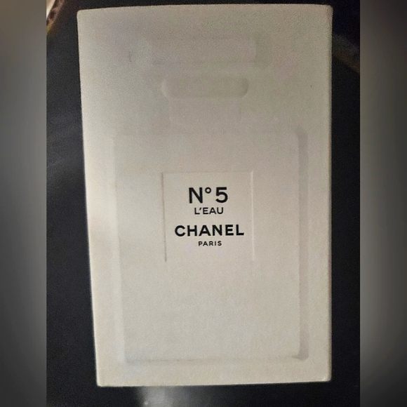 CHANEL N°5 Eau de Parfum. 1.2 oz - Picture 1 of 2